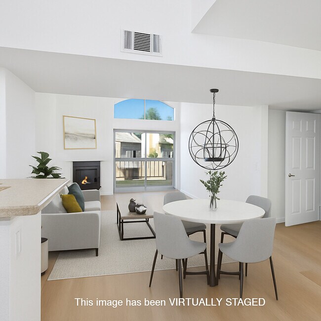 Building Photo - 5565 Canoga Ave