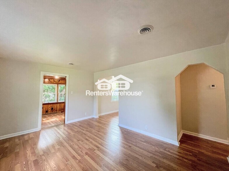 Building Photo - 5303 Vick St