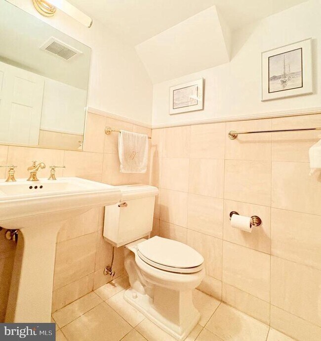 Building Photo - 2125 S St NW