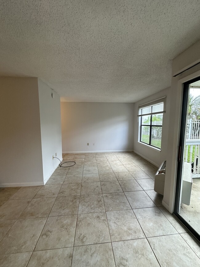 Building Photo - 225 S Tropical Trail