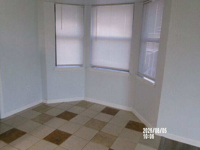 Building Photo - 6049 SW Atterbury Dr