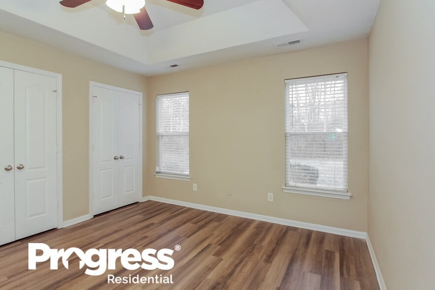 Building Photo - 2108 Sebastiani Dr