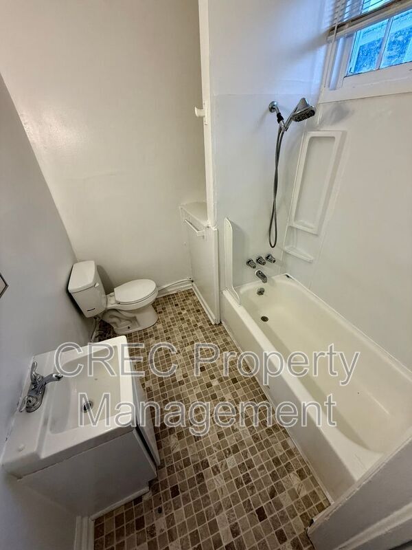 Building Photo - 121 Smith St