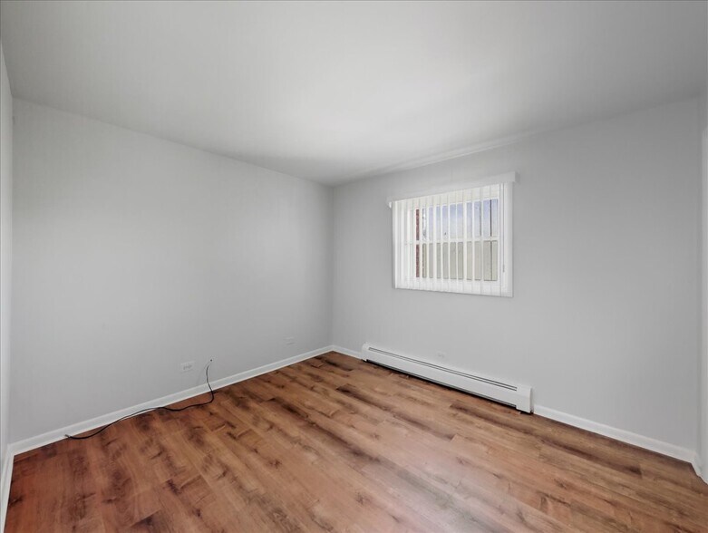 Building Photo - 126 W Washington St