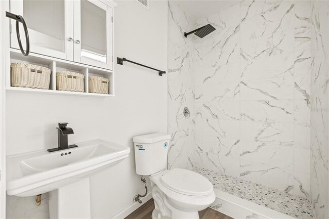 Building Photo - 18006 Villa Creek Dr