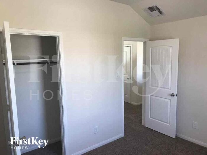 Building Photo - 6630 Blimp Base Blvd