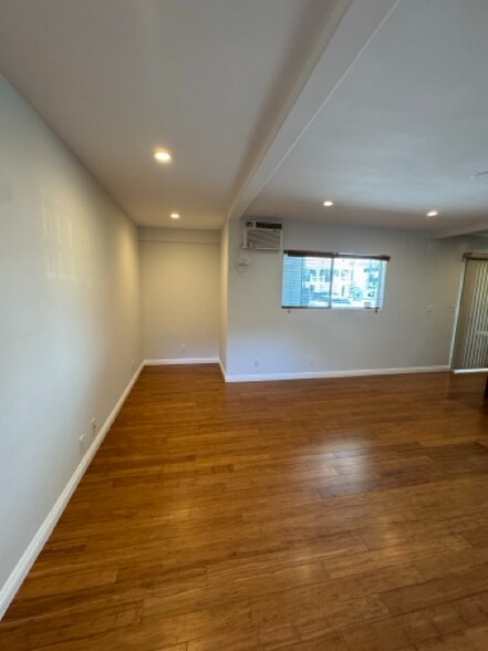 Building Photo - 5567 Inglewood Blvd