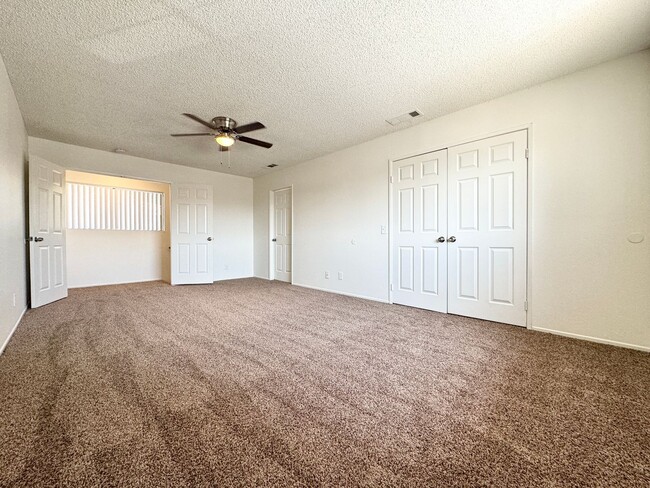 Building Photo - AVAILABLE NOW!!! 2 Bedroom / 2 Bath Apartment in Cathedral City!