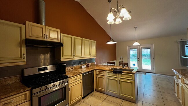 Building Photo - 126 Destrehan Rd