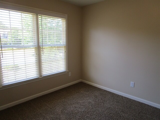 Building Photo - 623 Redwood Ln
