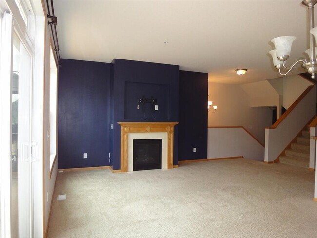 Building Photo - 11846 Emery Village Dr N