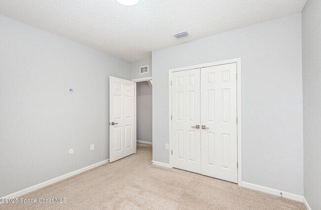 Building Photo - 112 Alamere Dr SW