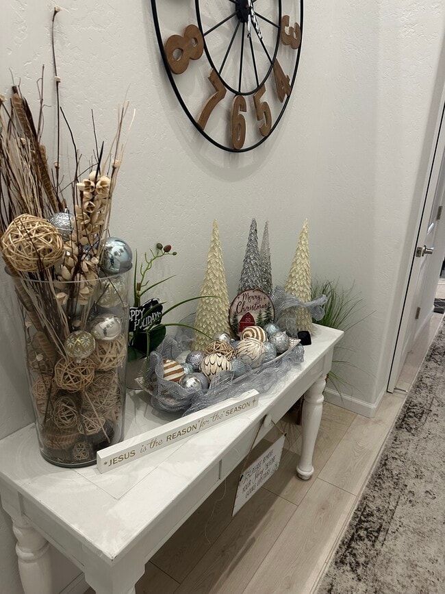 Building Photo - 1221 W Payson Ave