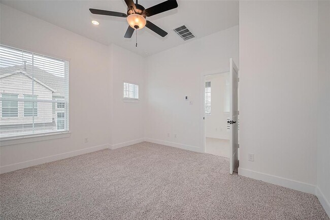 Building Photo - 7746 Meadow Mouse Ln