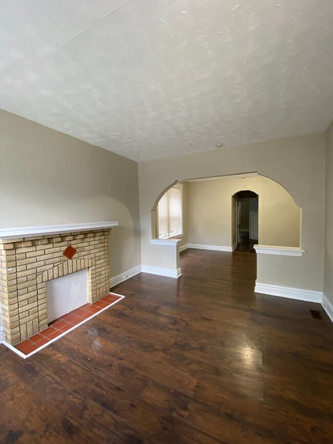 Building Photo - 3717 Bamberger Ave