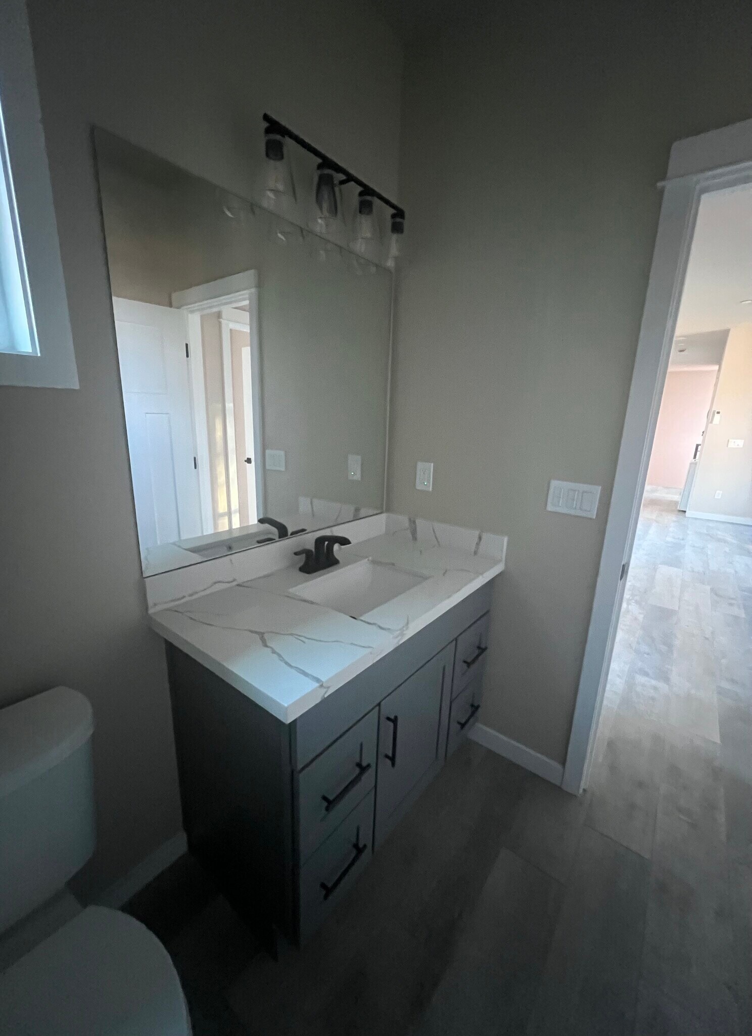 Building Photo - 11416 8th Ave S