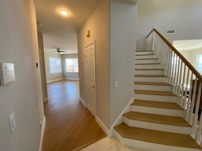 Building Photo - Great 5 Bd/3Bth in the San Marcos Santa Fe...
