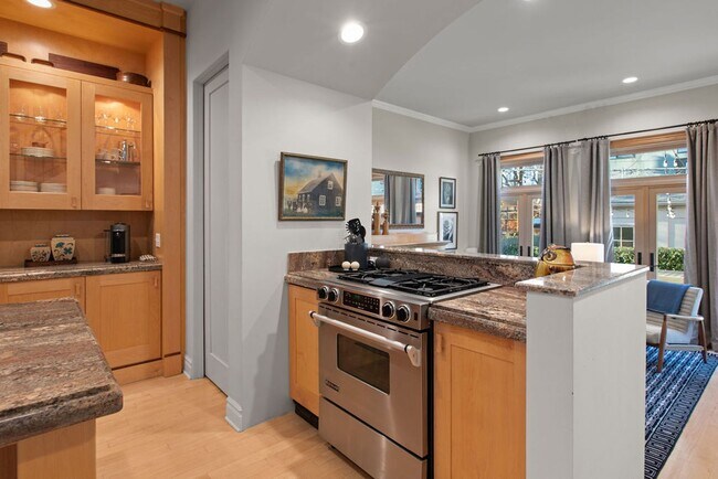 Building Photo - Stout Street 2 BDR at Curtis Park