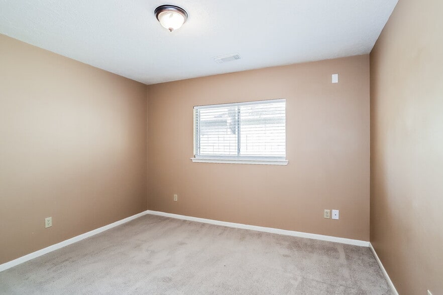 Building Photo - 4910 Stone Harbor Dr