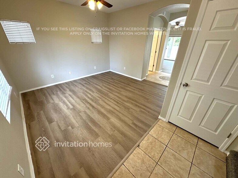 Building Photo - 7211 S 8th Terrace