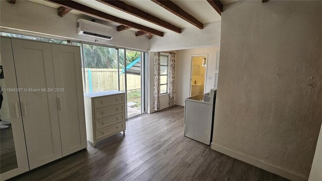 Building Photo - 1836 Roosevelt St