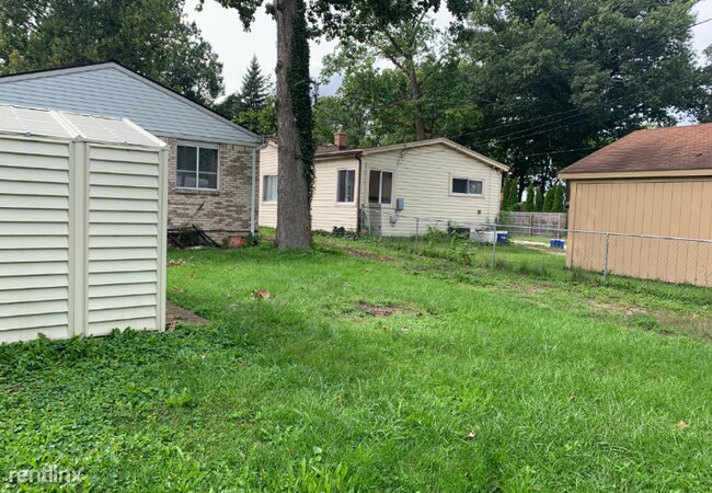 Building Photo - 3 br, 1 bath House - 29328 Tawas St