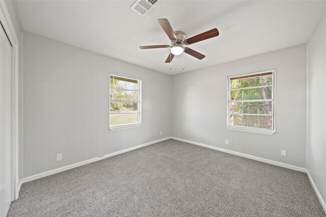 Building Photo - 5870 Reed Rd