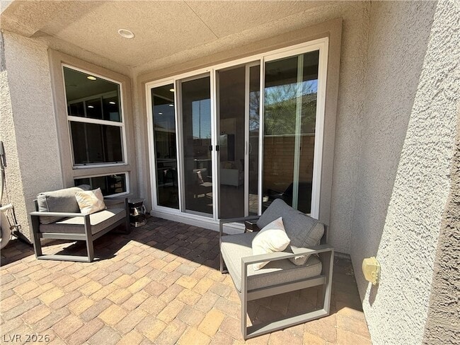 Building Photo - 916 Cottonwood Hl Pl