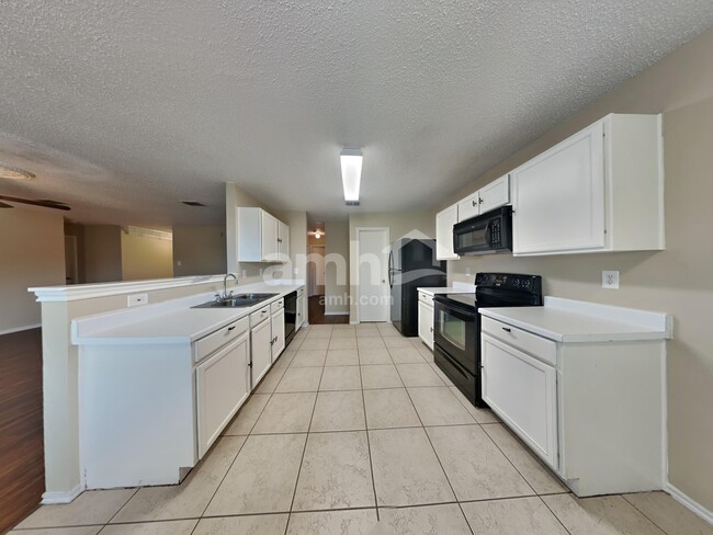 Building Photo - 317 Indian Blanket Dr