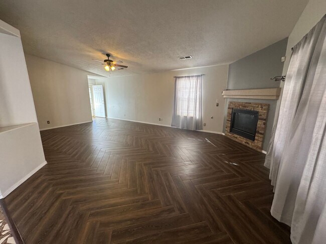 Building Photo - Spacious 4-Bedroom Home Near Westgate Community Center | $2,100/mo