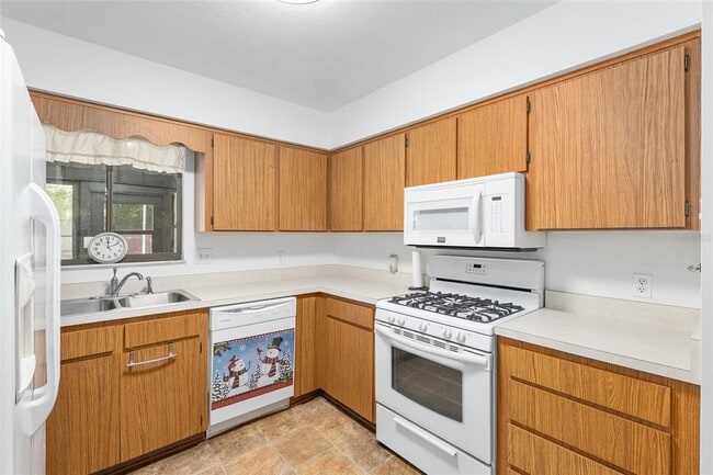 Building Photo - 8479 NW 38th Dr