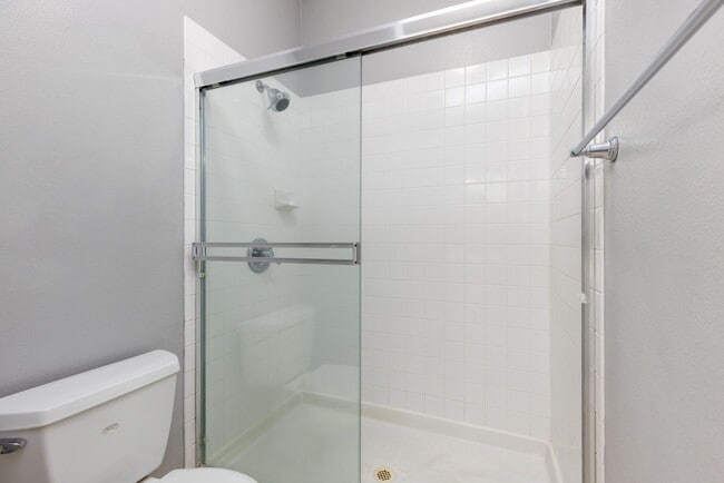 Building Photo - Beautiful Two Bedroom / Two Bathroom Condo (2nd floor / Top Floor) Near Del Mar Beaches! Call for...