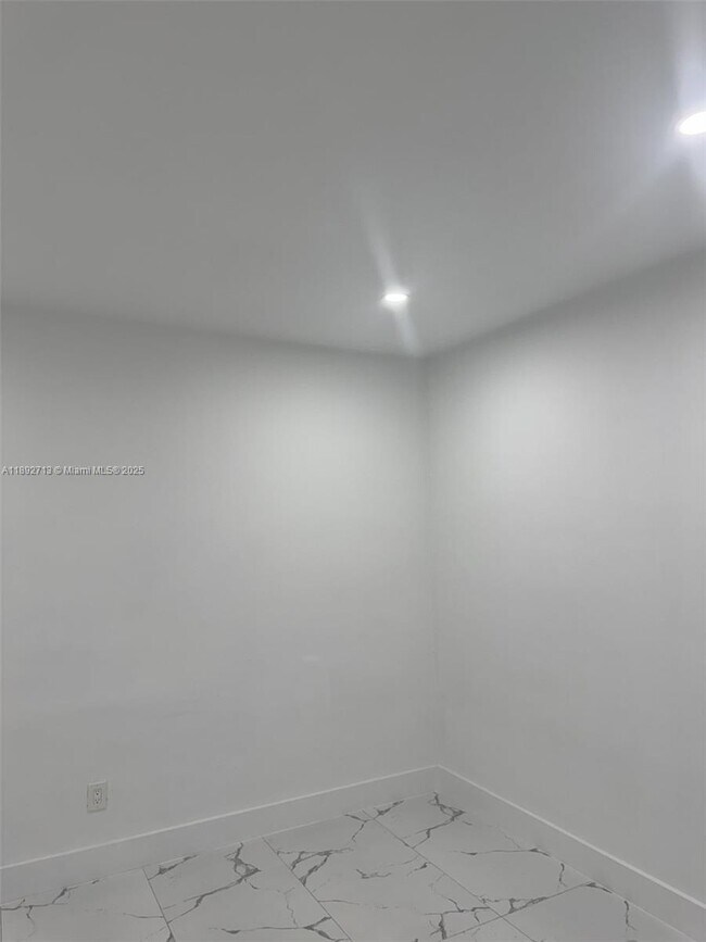 Building Photo - 345 SW 49th Ave