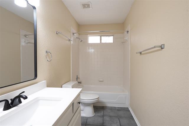 Building Photo - 733 Windridge Ln