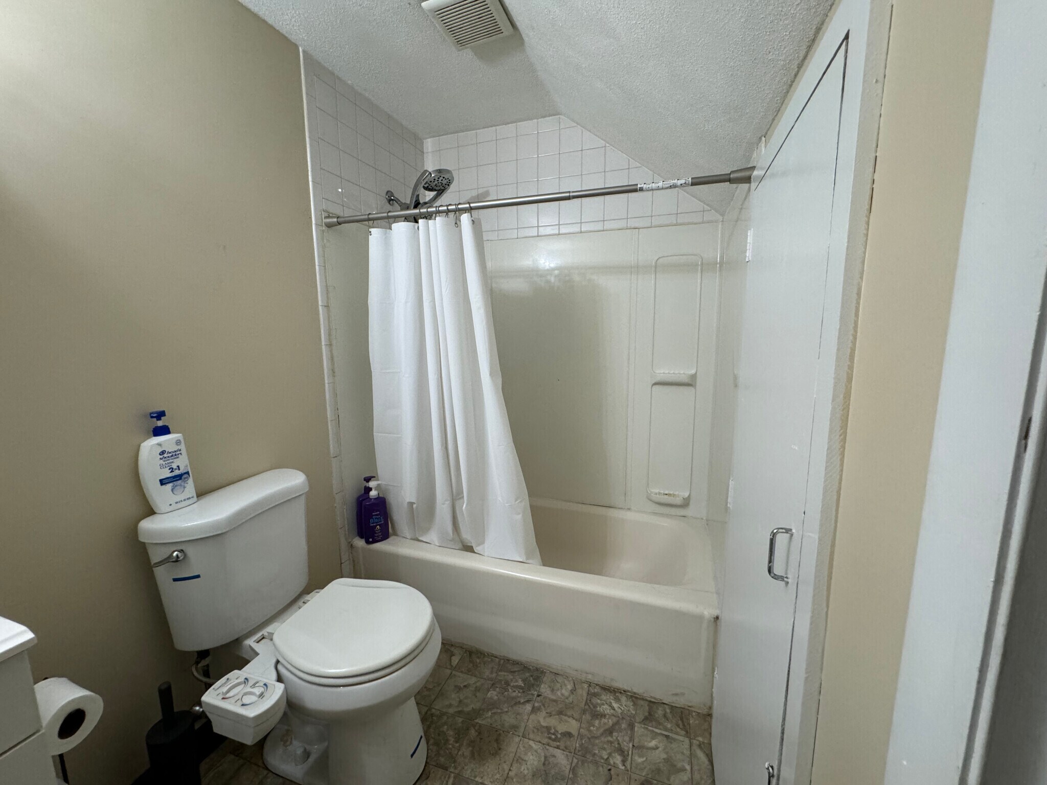 Building Photo - 385 Dorchester St