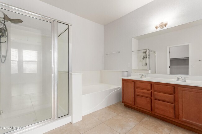 Building Photo - 4274 E Gleneagle Dr
