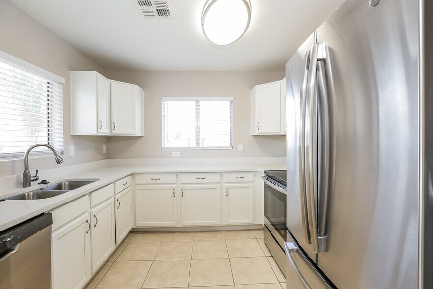 Building Photo - 7056 W Eva St