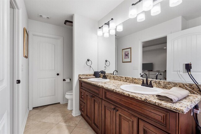 Building Photo - Beautiful Home In Pecan Planation