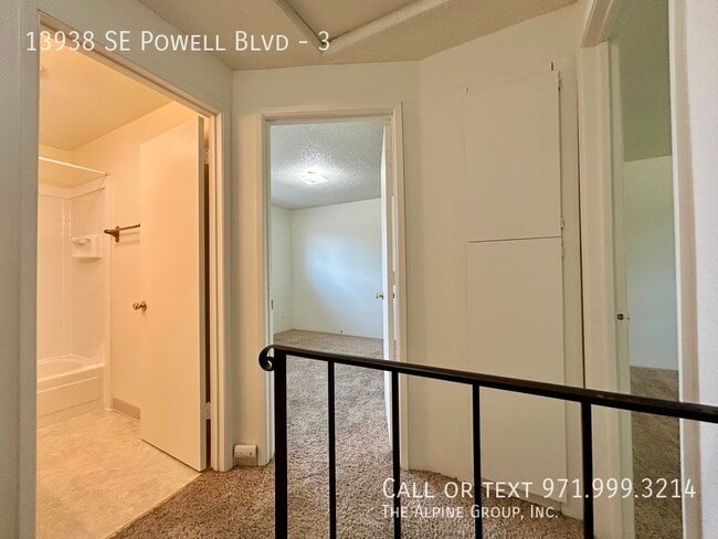 Building Photo - 13938 SE Powell Blvd