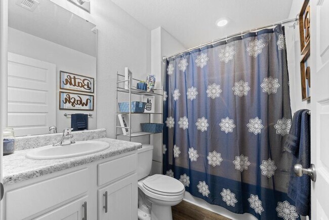 Building Photo - 5213 Peach Dr