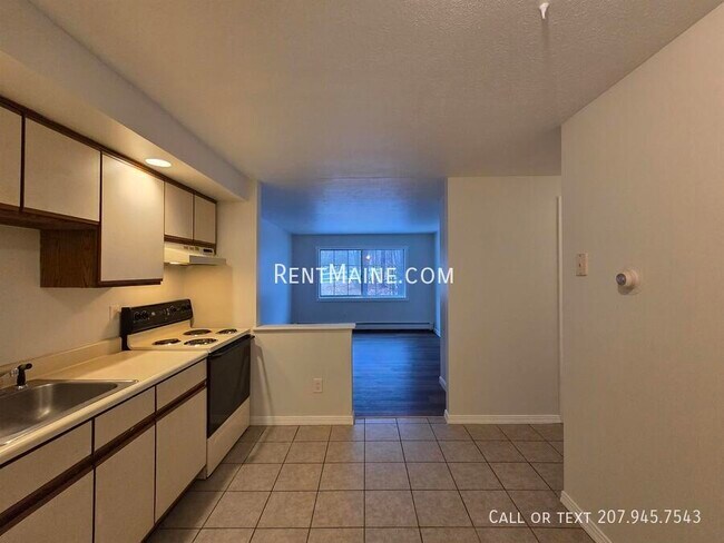 Building Photo - 20 Tall Pines Dr