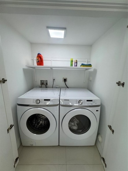 Building Photo - 2710 NE 184th Terrace