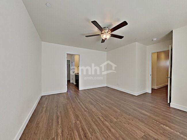 Building Photo - 10602 137th St E