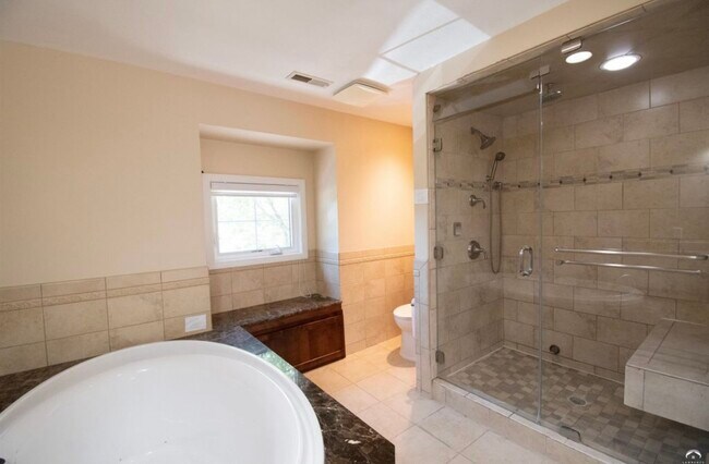 Building Photo - 1524 Foxfire Dr