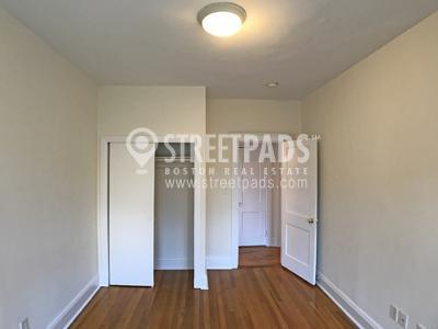 Building Photo - 3 bedroom in Boston MA 02135