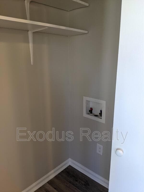 Building Photo - 401 Hickory Ave