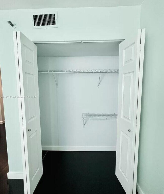 Building Photo - 800 N Miami Ave