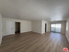 Building Photo - 314 S Clark Dr