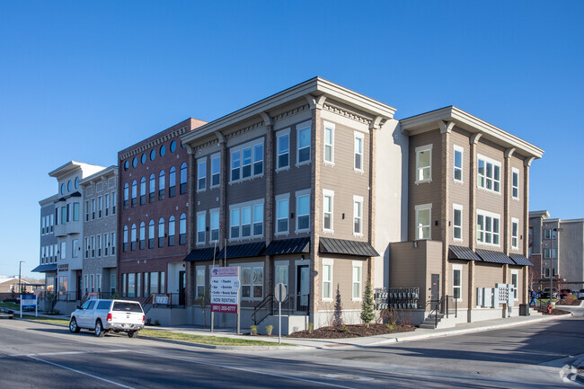 Building Photo - Grovecrest Center