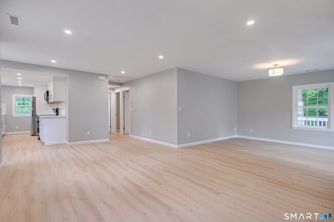 Building Photo - 3 Botsford Hill Rd